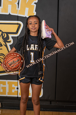 ClarkJVWomenBBall_050